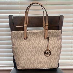 Michael Kors, Vanilla EW Signature Tote